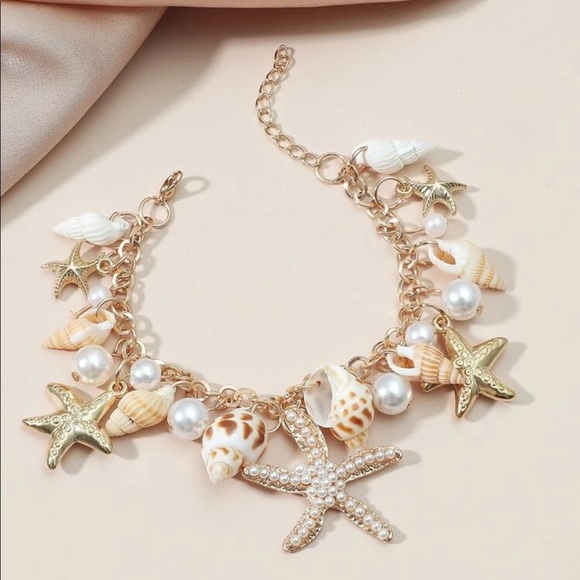 Seashell Charm Bracelet - Picture 4 of 8